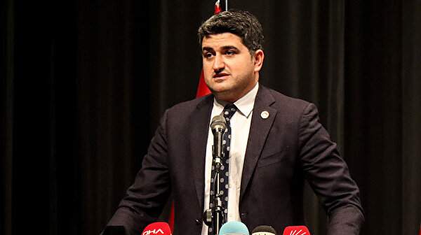 CHP’li Onursal Adıgüzel ’14 Şubat’ üzerinden Cumhurbaşkanı Erdoğan’ı hedef aldı