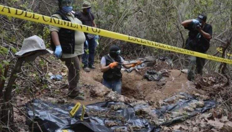 Meksika’da 50’den fazla cesedin bulunduğu toplu mezar bulundu