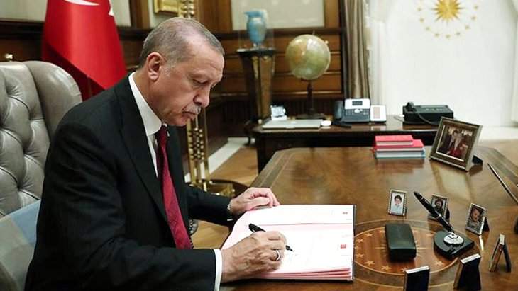 Cumhurbaşkanı Erdoğan’ın imzasıyla Resmi Gazete’de yayınlandı! 5 bakanlıkta görevden alma ve atamalar gerçekleşti