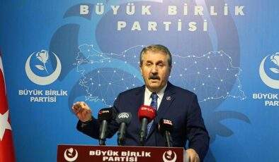 Mustafa Destici: Bir an önce terör örgütünün partisi kapatılmalı